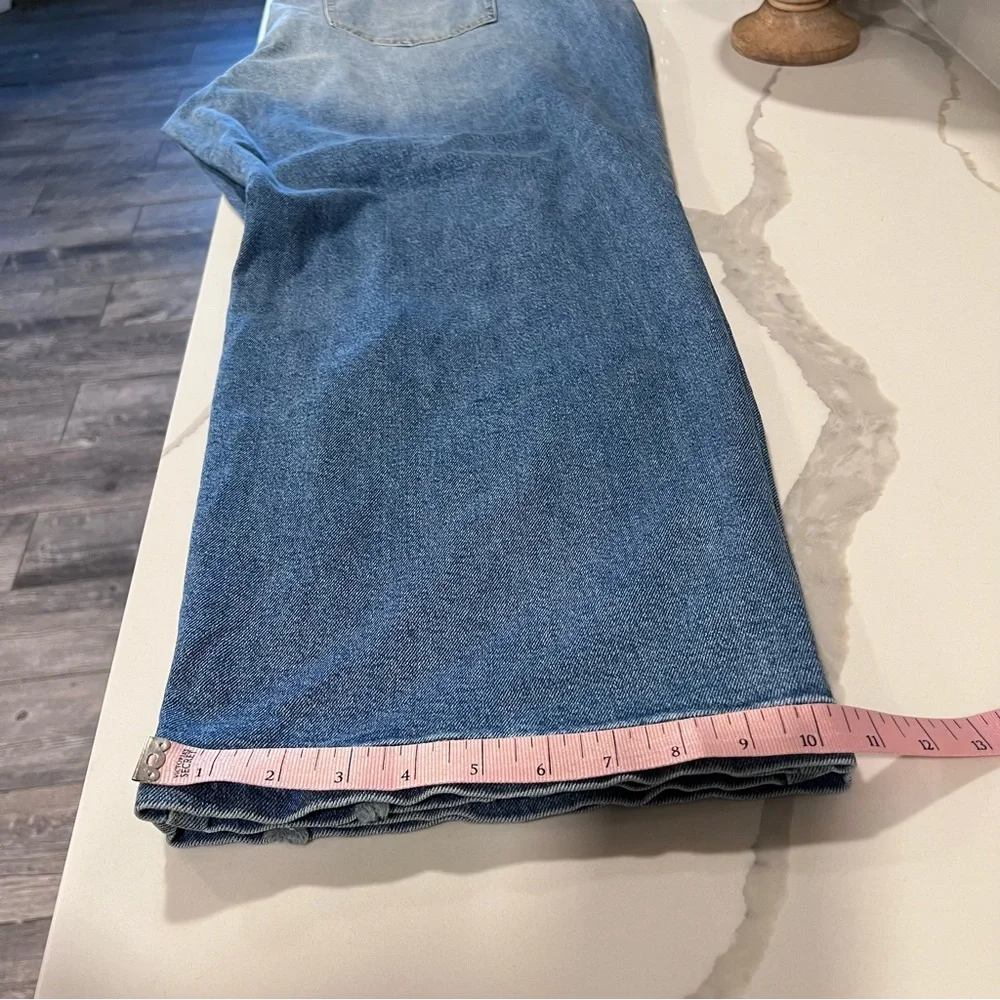 NWT Lane Bryant Distressed High Rise Classic Straight Leg Signature Fit Jeans 28